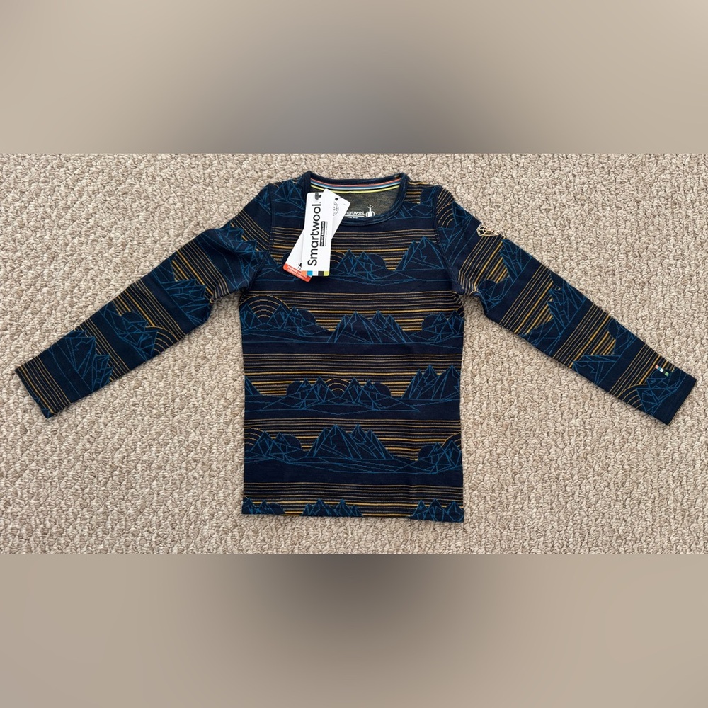 NWT - Kid’s Unisex Smartwool thermal crewneck top in XS